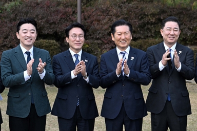 온실가스 감축 목표 상향에 관련주 급등···에코아이 15%대 상승[이런국장 저런주식]