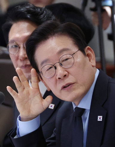 李대통령 "개인 주식 장기투자에 세제혜택 잘 만들어 달라"