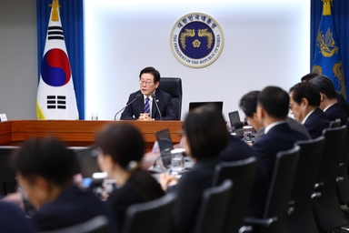 李 "지금이 6대 구조개혁 적기···고통·저항 이겨내야"