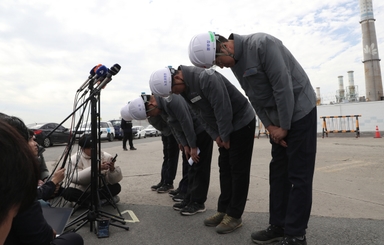 일주일만에 “뼈를 깎는 심정” 사과 vs 법적 책임은 “수사 결과 따라”
