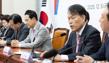 野 윤한홍, 張 면전서 "똥묻은 개, 겨묻은 개 비판···계엄 사과해야"
