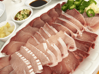 기름 꽉 찬 제철 ‘방어’···건강 생각한다면 ‘이렇게’ 먹어야[헬시타임]