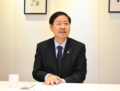 '무증빙 해외송금 쇼핑' 끝···내년부터 한도 10만달러로 제한 [Pick코노미]