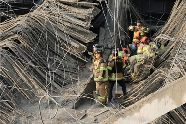 소방 "광주대표도서관 공사장 붕괴···1명 사망 추정·3명 매몰"
