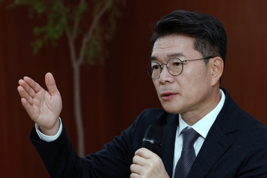 李 한마디에 언급량 11배 ↑···정원오, 서울시장 판 흔들까 [데이터로 본 정치민심]