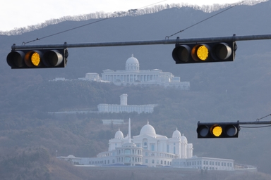 경찰, 통일교 본부·전재수 의원실 압수수색···강제수사 착수
