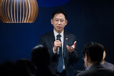 배경훈 부총리 "AI 거품은 없다···한국 AI 내년부터 성과 낼 것"