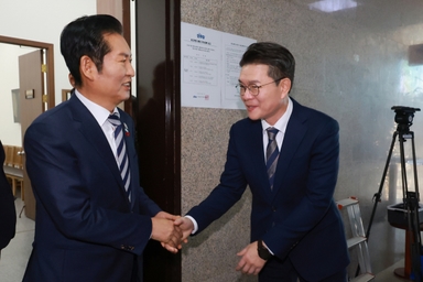 서울선 정원오 급부상···부산은 '전재수 변수'에 요동