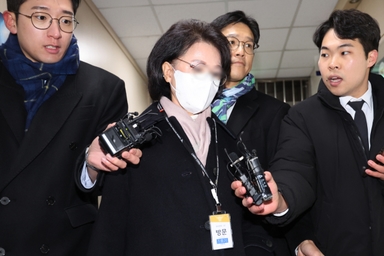 경찰, '통일교 실세' 정원주 전 비서실장 소환 조사