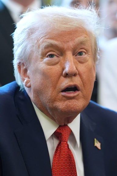 지지율 끌어올리려고?···"모든 군인에 1인당 260만원 지급한다"는 트럼프