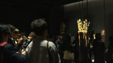 트럼프도 좋아한 신라금관 '오픈런'…관람 인원 제한