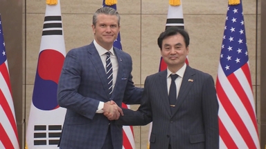 헤그세스 "핵잠수함 도입 적극 지원"…안규백 "핵무기 보유안해"