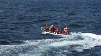 군산 어청도 바다서 11명 승선한 중국어선 전복