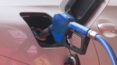 석유류 물가 3년 만에 상승…유류세 인하 연장 무게