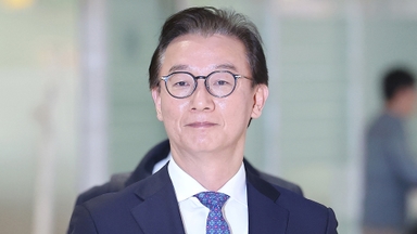 '금품수수 의혹' 전재수 해수부 장관 사의…"정부 흔들려선 안돼"