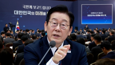 이 대통령 "2027년도 확장재정…광주도서관 구조 총력"