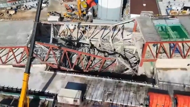 광주 도서관 붕괴 매몰자 수색 난항…애타는 가족들