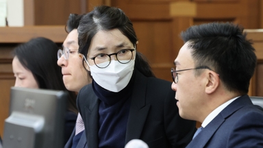 [속보] 내란특검 "김건희 계엄 관여 확인안돼…당일 행적 없어"