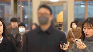 '이우환 그림 공천청탁' 김상민 재판에 김건희 오빠 증인으로