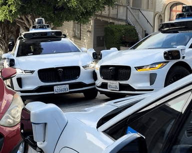 구글 자율주행차 3대가 '올스톱'?…美 도심서 벌어진 황당한 소동