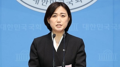 민주당 "사법부, 반성 없이 국민 겁박만"