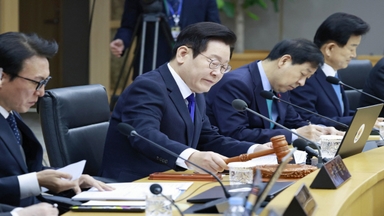 지역의사법·법인세 1%p 인상안 국무회의 통과