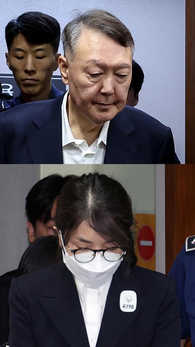 尹 부부 나란히 재판…김건희, 재판서 카톡 공개되자 고개 푹