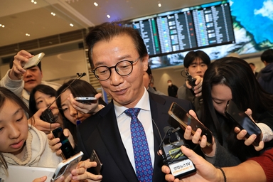 전재수 "윤영호 일면식 없어…서른 이후 시계 차본 적도 없다"