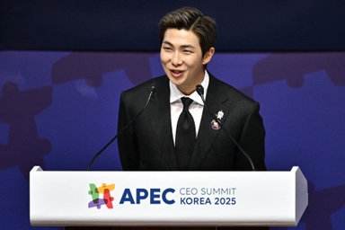 RM, APEC 기조연설… “K팝은 비빔밥, 문화 장벽 깨 에너지 폭발”