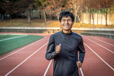 막노동 뛰며 매달 700km 달린다... 안전화 신고 새벽을 가르는 남자