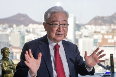 [에디터의 Q] “고환율 해결하려면 내외 금리차 줄이고 경제 체질 강화해야”