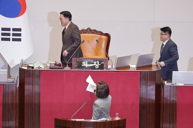 나경원, 禹의장에 “필리버스터 때 노래부른 추미애부터 징계하라”