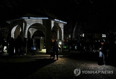 러 극초음속 미사일 공습에 우크라 100만 가구 정전사태