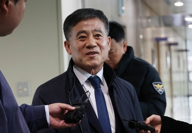 경찰, '뇌물수수 의혹' 정성주 김제시장 소환 조사