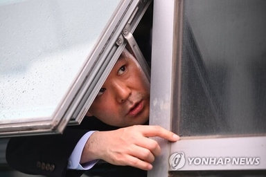 의원직 유지시켜주려고 판결 6년 끌었나? [11월21일 뉴스뷰리핑]