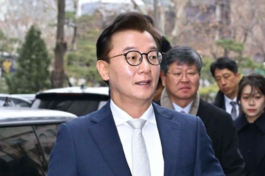 [속보] 전재수 경찰 출석 "금품수수 사실 아냐… 한일 해저터널은 부산 미래 파는 것"
