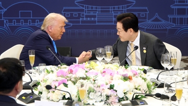 [현장영상+] 트럼프, 이 대통령에 "어려운 일 있으면 아무 때나 연락하라"