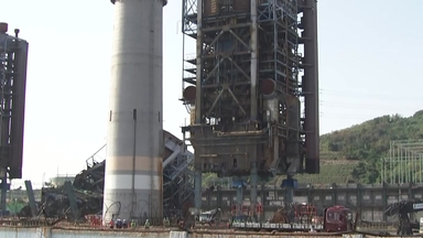 화력발전소 붕괴 닷새째...해체 업체 직원 현장 진입