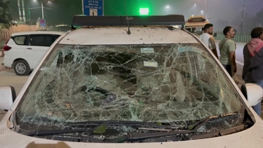 인도 델리에서 차량 폭발 8명 사망...최고 경계 태세