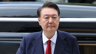 윤석열, 채 상병 특검 출석...첫 피의자 조사