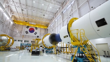 한빛 나노와 누리호, '우주 산업' 시대 연다