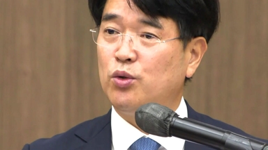 '집단 반발' 전보 검토 논란...고위급 사의 표명