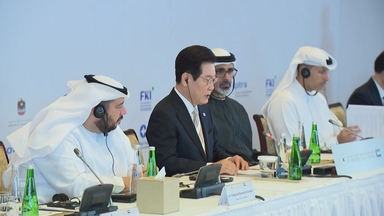 [현장영상+] 이 대통령, 한-UAE 경제인 행사 참석...방산·첨단기술 협력 논의