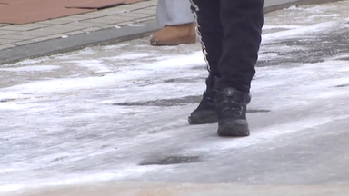 '기습 폭설'로 곳곳 빙판길...교통 통제 여파 지속