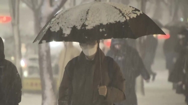 퇴근길 쏟아진 요란한 기습 폭설...이번 겨울 예고편?