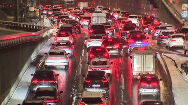 기습 폭설에 수도권 5천 건 신고..."8시간 갇혔다"