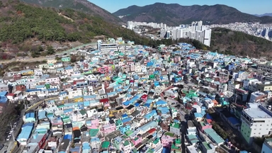 부산 외국인 관광객 3백만 명 첫 돌파...'매력 강화'