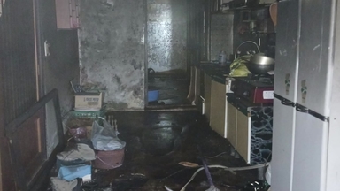 경북 포항 단독 주택에 불...70대 남성 숨져