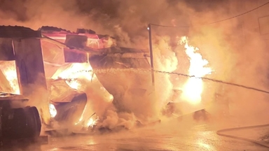 경기 파주 슬리퍼 공장에서 불...20여 명 대피