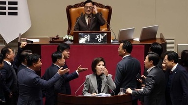 '필리버스터 정국' 재현...우 의장-나경원 '고성 충돌'